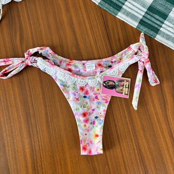 NEW Strawberry Milk Mob Bittersweet Samba Bikini Matching Top Bottom Size Medium - Picture 3 of 7